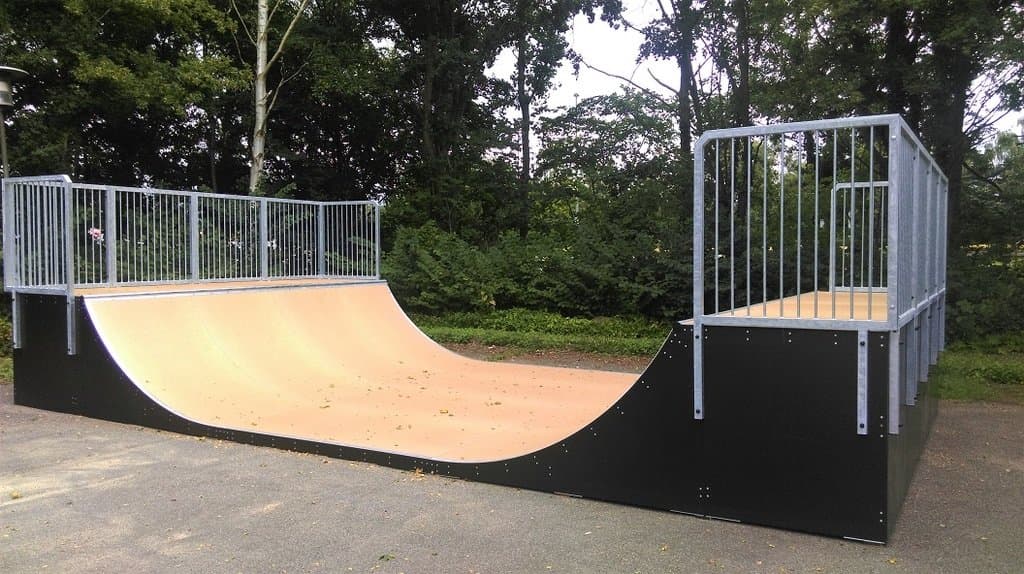 Bolbrohallen Half Pipe - skatepark in Denmark