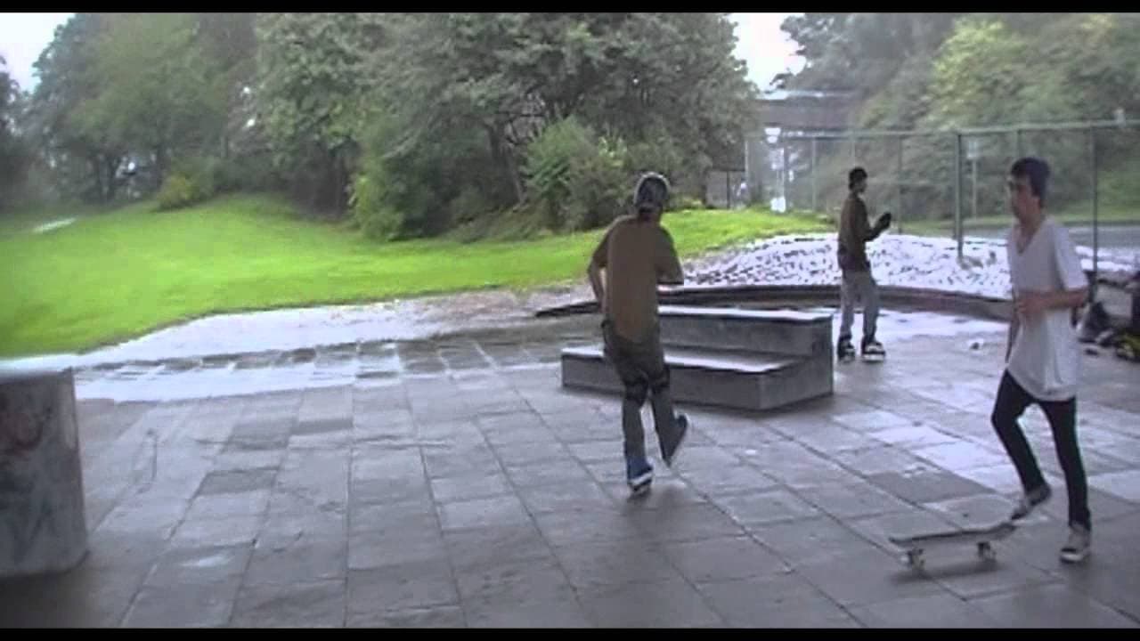 5 Bridges Plaza Skatepark photo 1