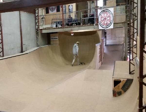 Back Hand Skatepark photo 1