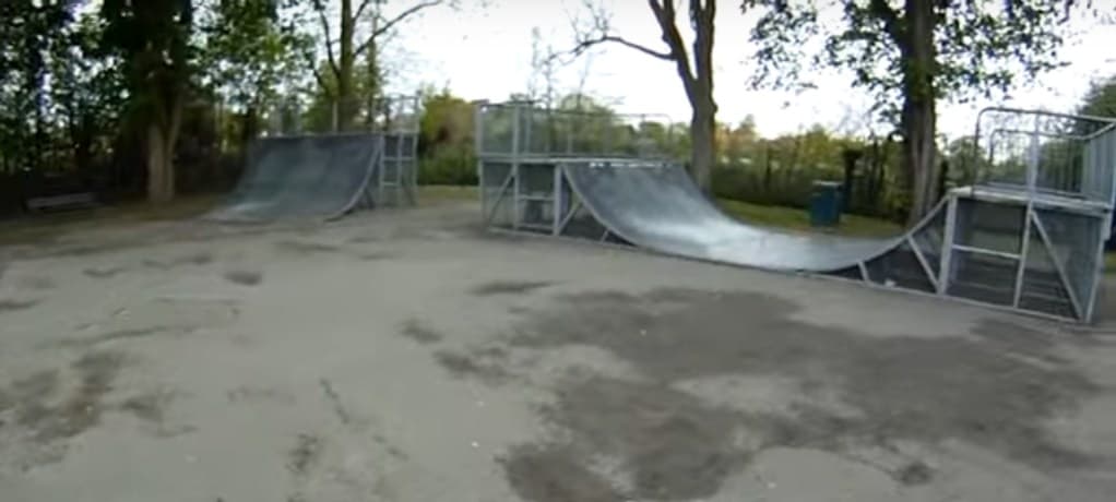 Churchfields Recreation Ground Weybridge Skatepark photo 1