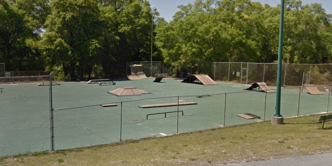 Defuniak Springs Skatepark photo 1