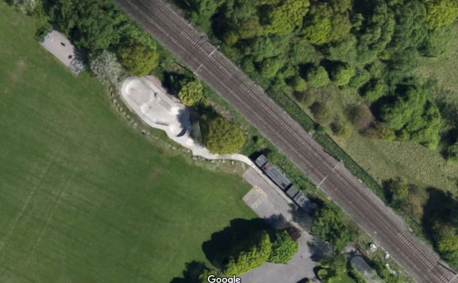 Deva Close Playing Fields Skatepark photo 1