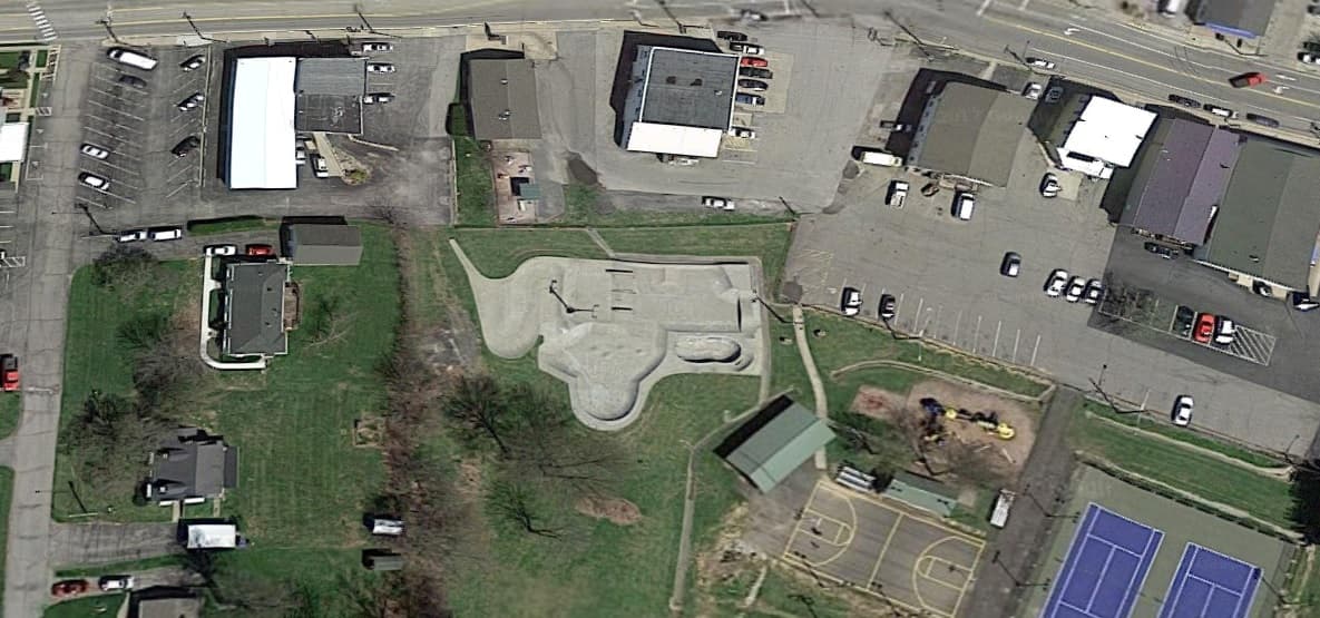 Dry Ridge Concrete Skatepark photo 1