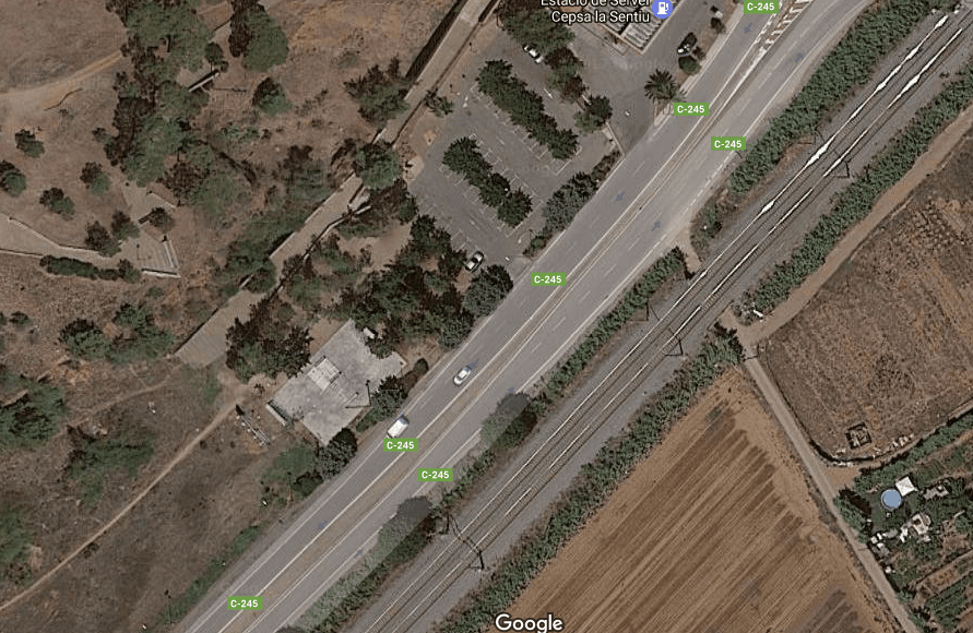 Gavà Mini Ramp Skatepark photo 1