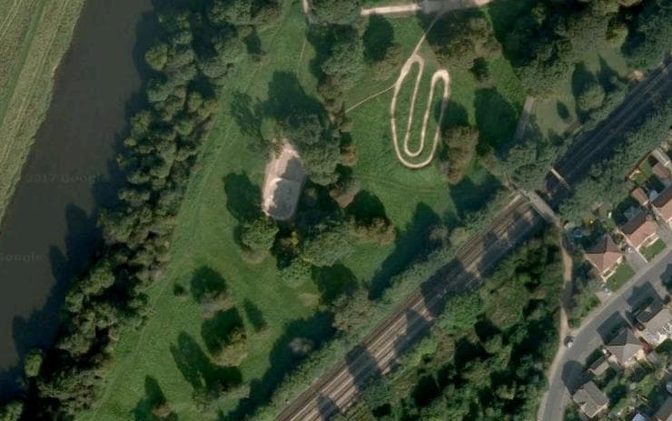 Hexthorpe Park Dirt Track Skatepark photo 1