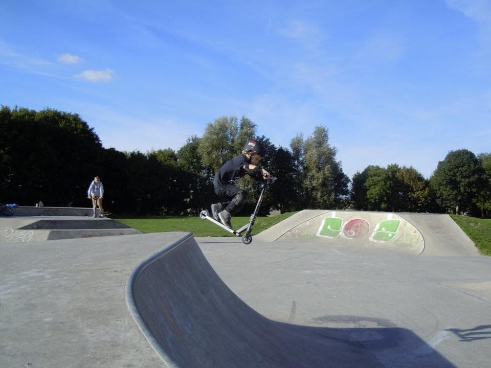 Houghton Regis Skatepark photo 1