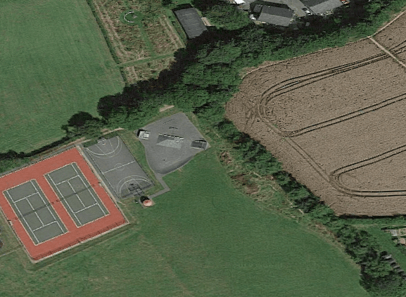 Knighton Playing Field Skatepark - Wembury photo 1