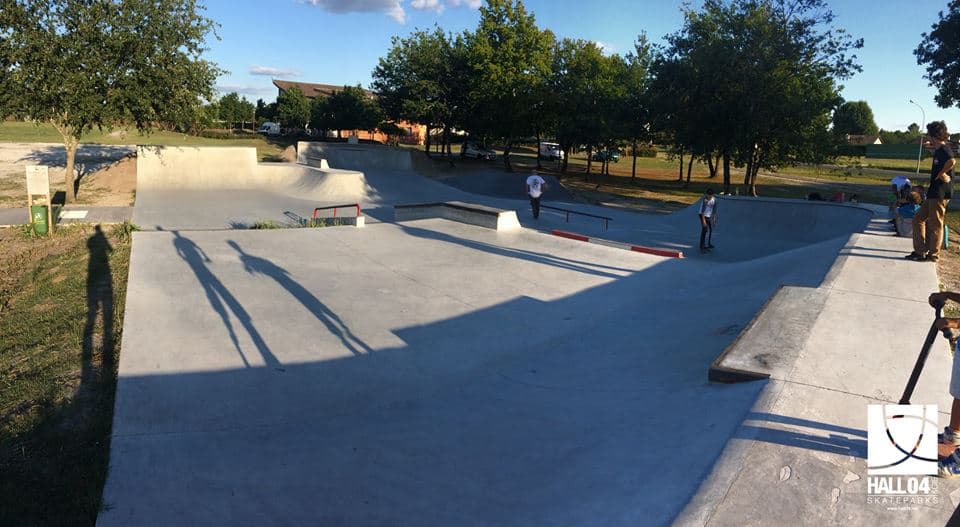 Le Barp Skatepark photo 1