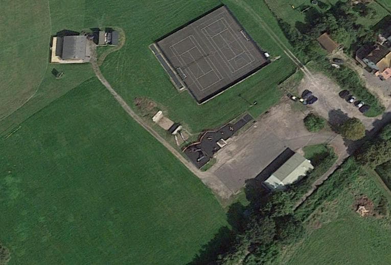 Oldbury-On-Severn Halfpipe Skatepark photo 1