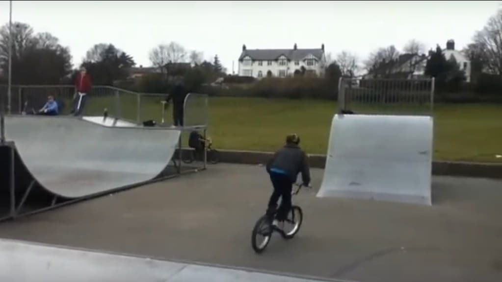 Rhosddu Skatepark photo 1