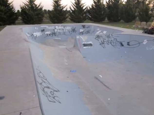 Riddles Creek Bowl Skatepark photo 1