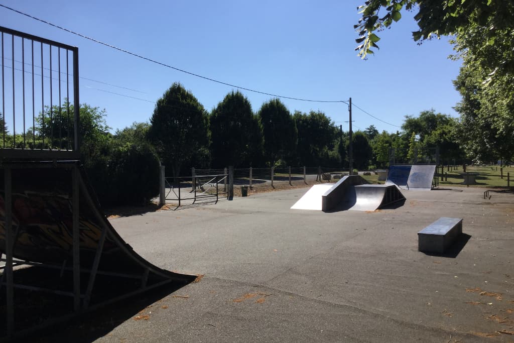 Skatepark de Dun-sur-Auron photo 1