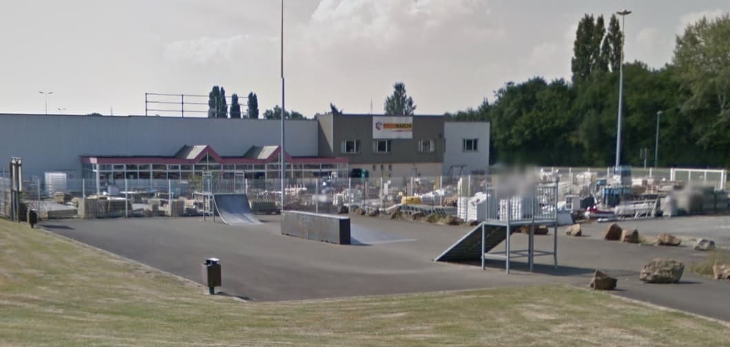 Skatepark de Villaines-La-Juhel photo 1