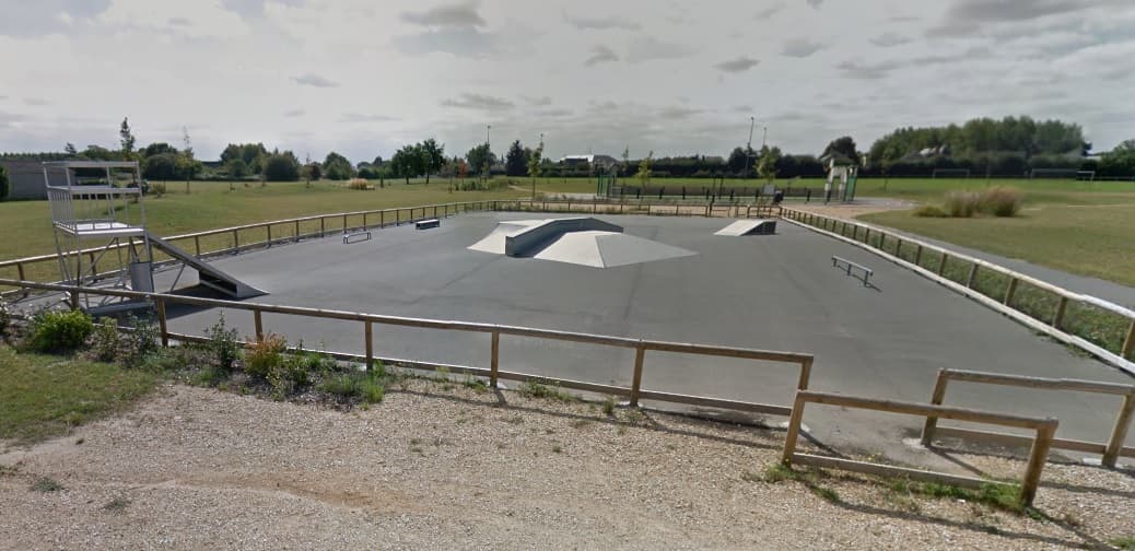 Skatepark Plessis-Grammoire photo 1