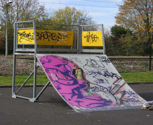 Skatepark - Pougues-Les-Eaux photo 1
