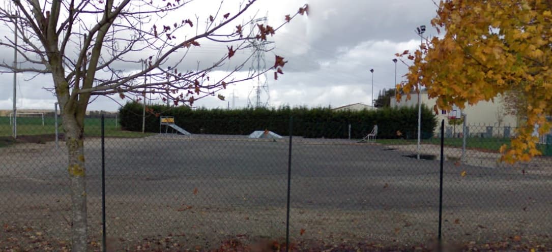 Skatepark Vaugrigneuse photo 1