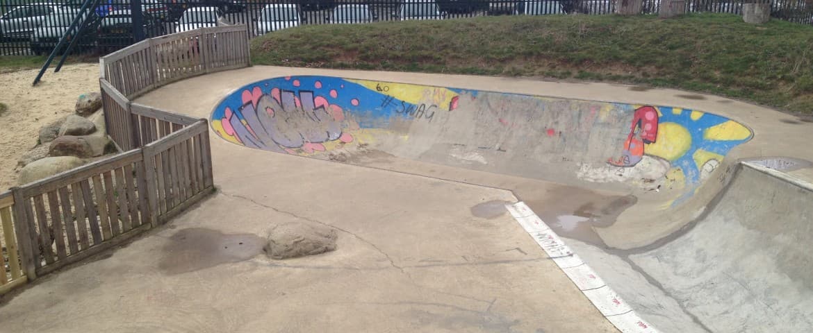 Tolworth Skatepark photo 1