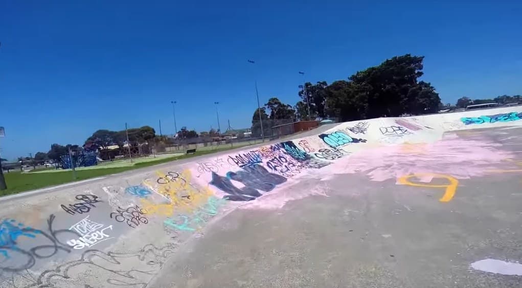 Unanderra Bowl Skatepark photo 1