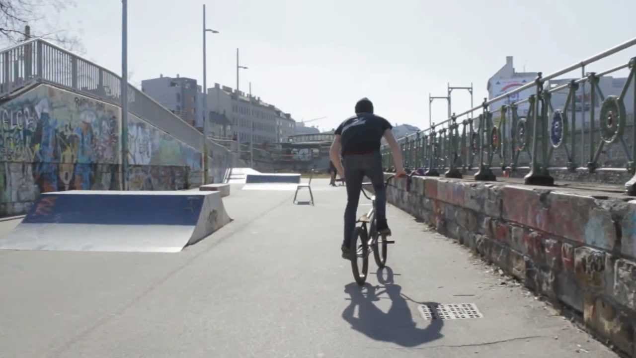Wien Längenfeldgasse Skatepark photo 1